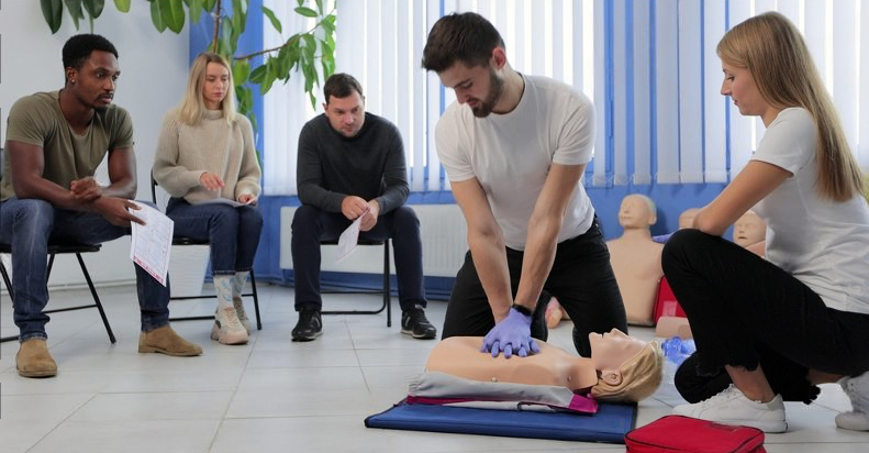 Cours de premiers secours pour le permis de conduire